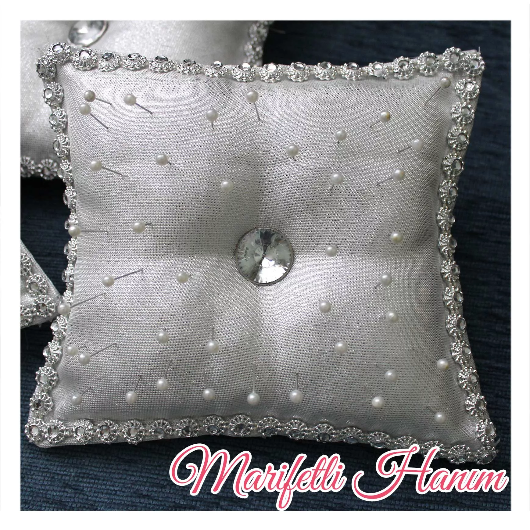 Takı Yastığı, İğne Yastığı