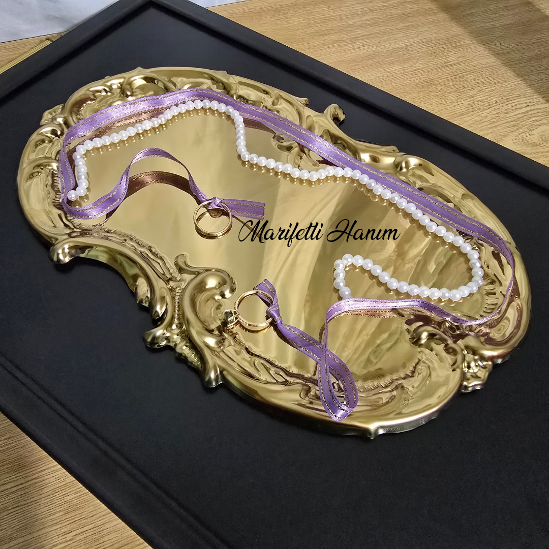 Yüzük Tepsisi ve İncili Söz Kurdelesi