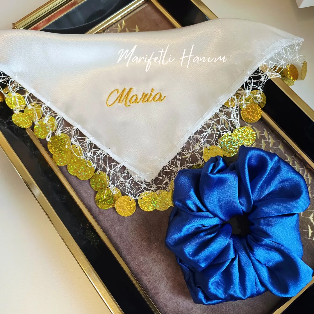 İsim işlemeli halay mendili ve saten toka